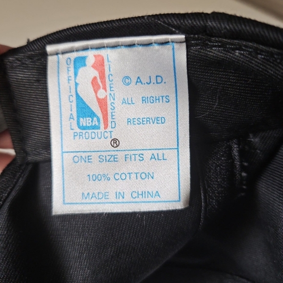 Vintage Chicago Bulls Embroidered NBA Snapback Hat - Picture 4 of 5